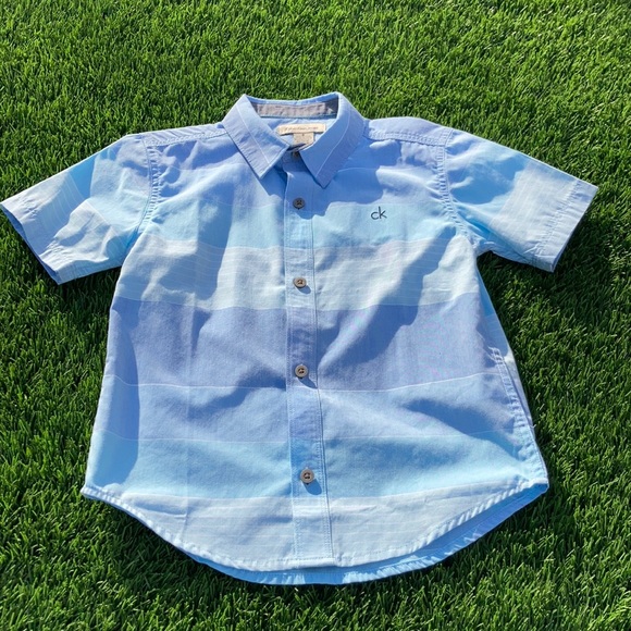 Calvin Klein s/s button up shirt // Boy’s size 6 - Picture 5 of 6
